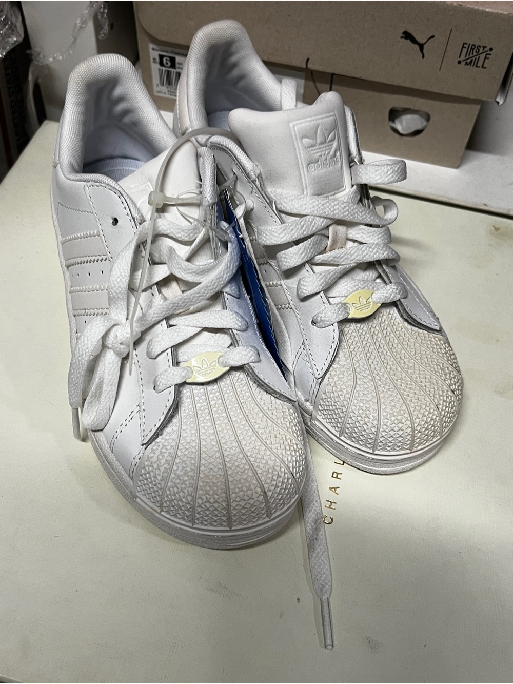 adidas Kids/women White Classic Shell-Toe Sneakers